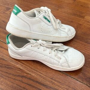 Tretorn White Sneakers with Green Accents